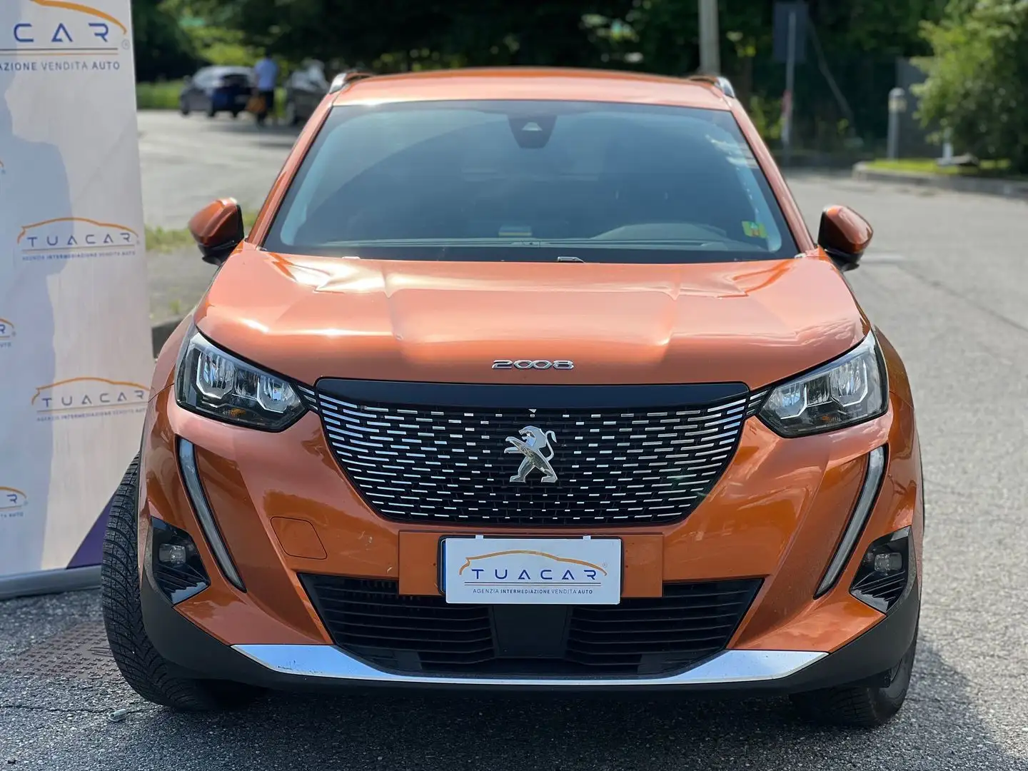 Peugeot 2008 Allure Pack 1.2 PureTech 130 Arancione - 2