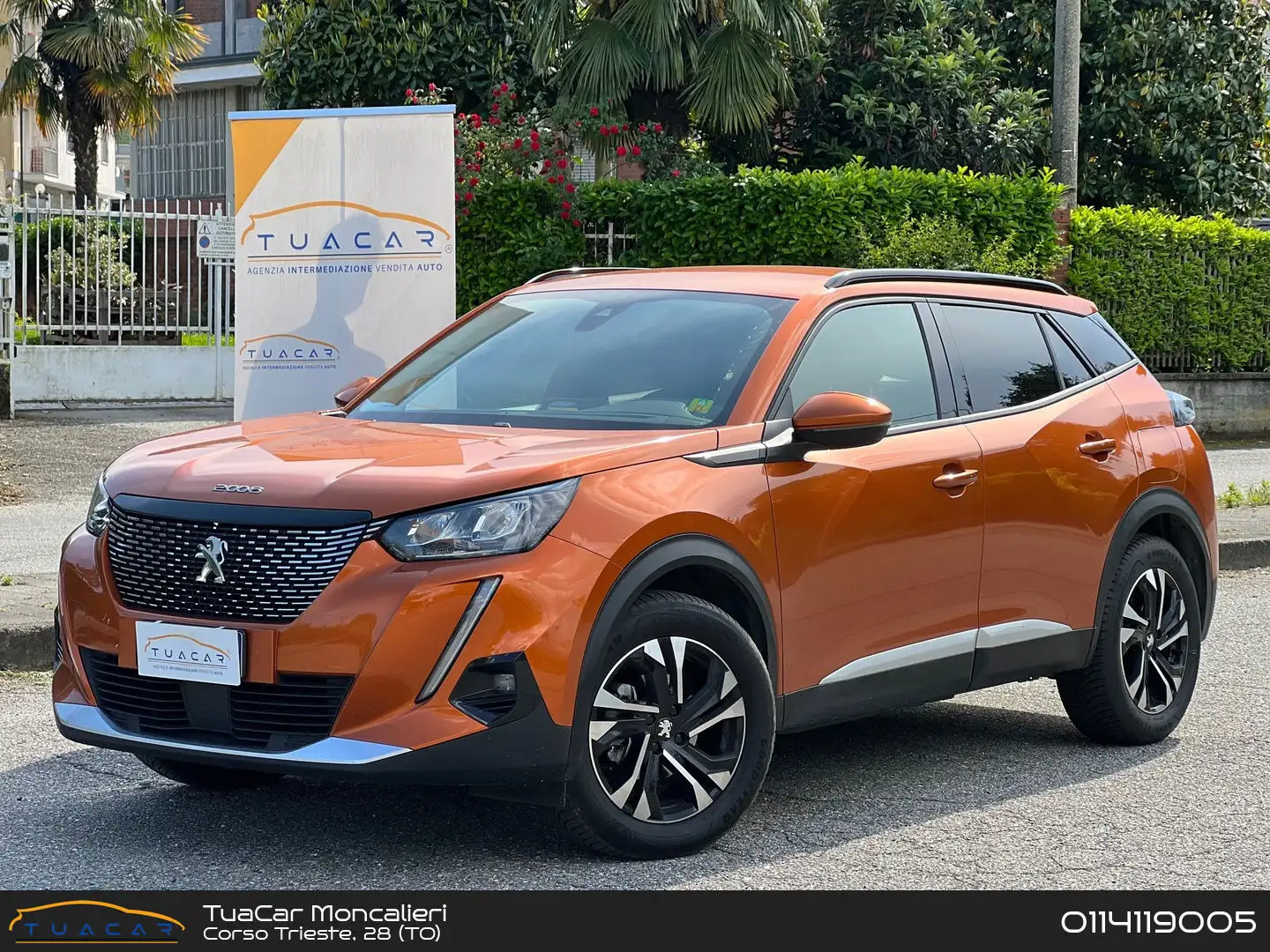 Peugeot 2008 Allure Pack 1.2 PureTech 130 Arancione - 1