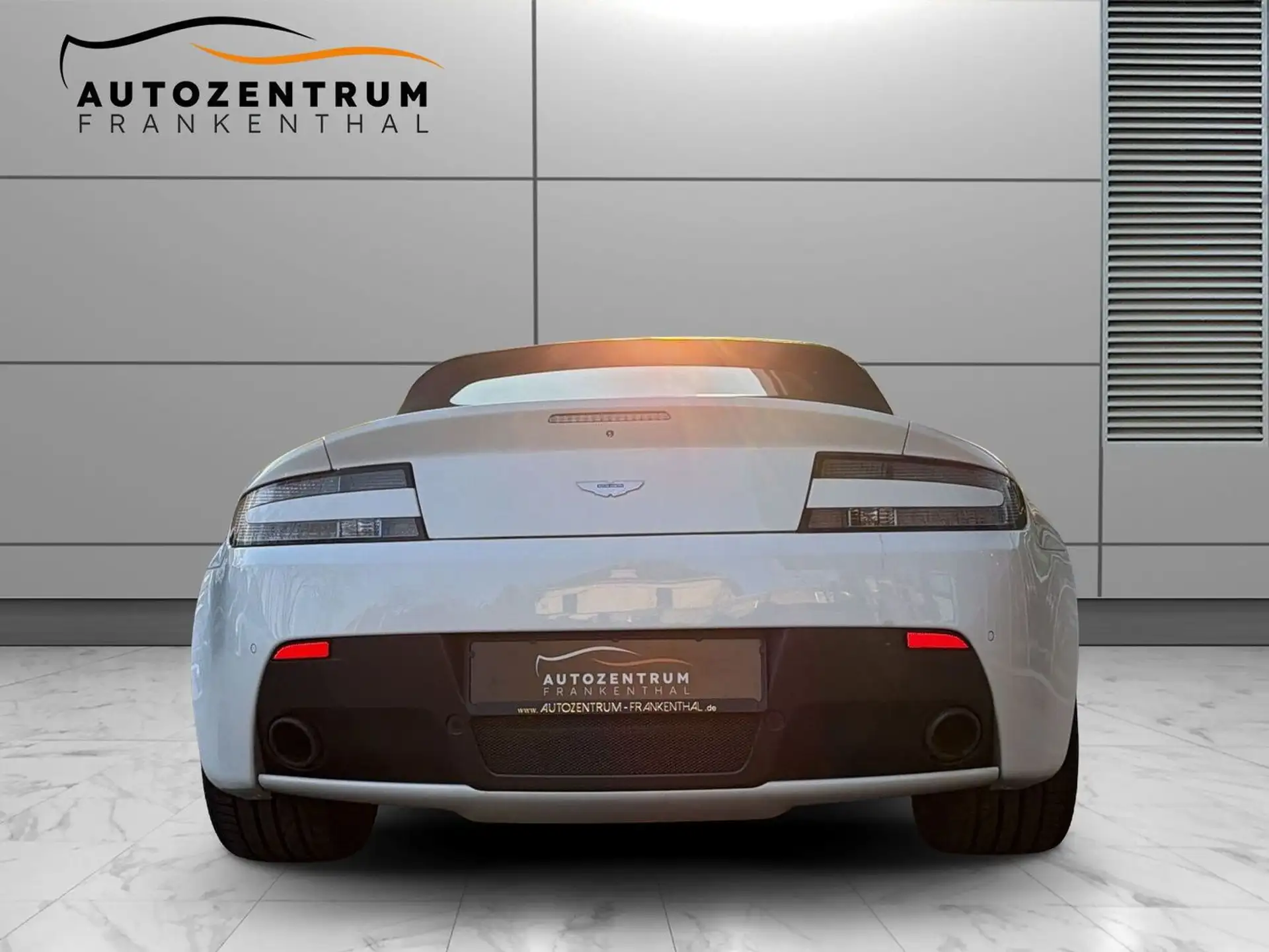 애스턴마틴 밴티지 Roadster 2016 흰색 사진 4