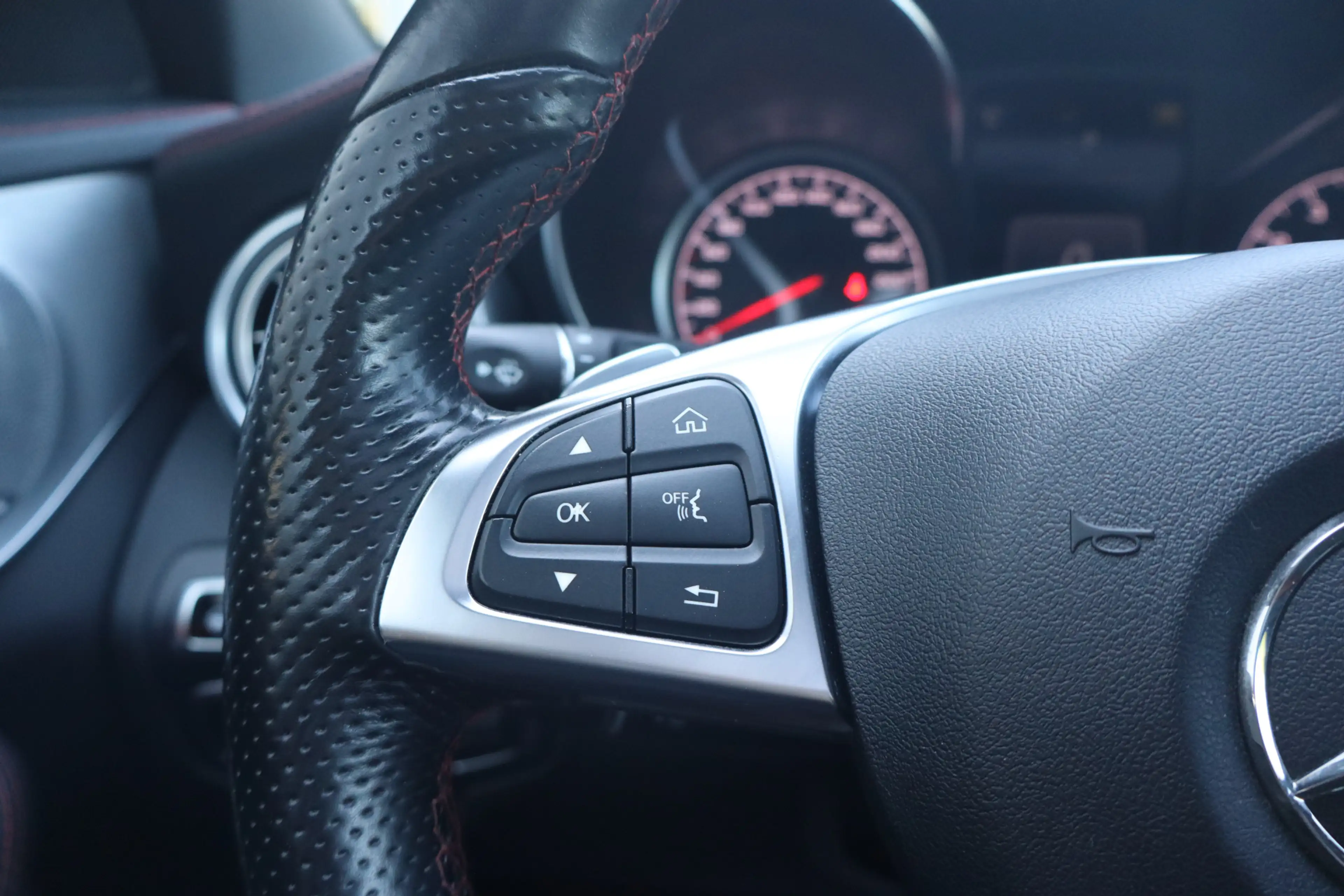Mercedes-Benz C 43 AMG 4MATIC Pano I Burmester I Stoelverw — photo 27