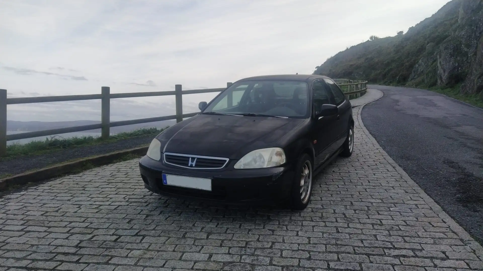 Honda Civic 1.4i S Чорний - 2