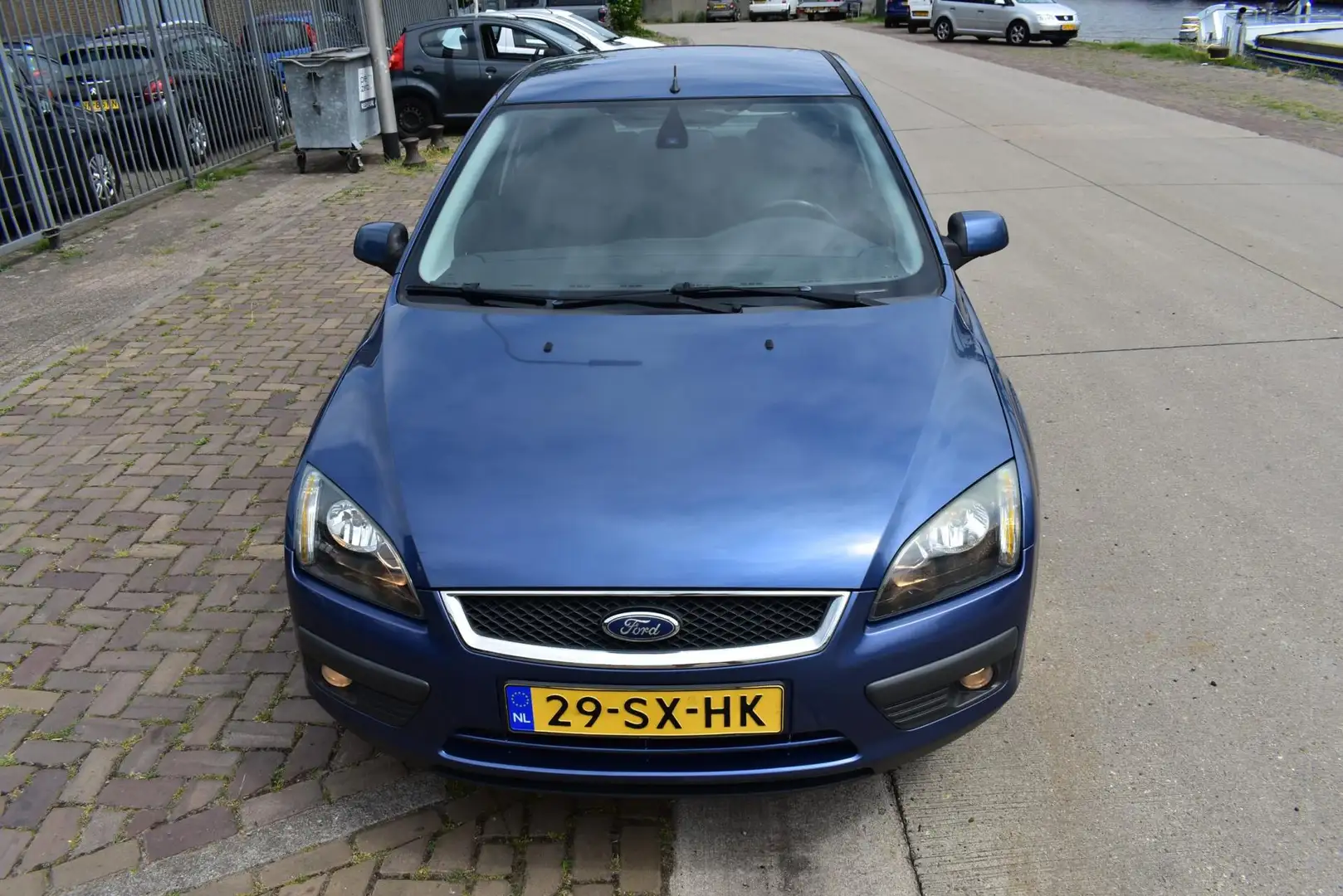 Ford Focus 1.6-16V Futura Blauw - 2
