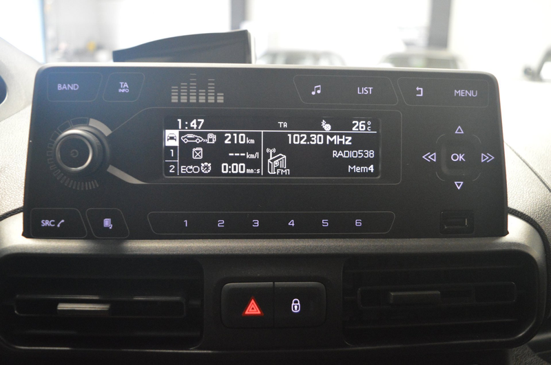 Peugeot Partner 1.5 BlueHDI Pro // 86.000 KM // trekhaak // IMPERI — photo 13