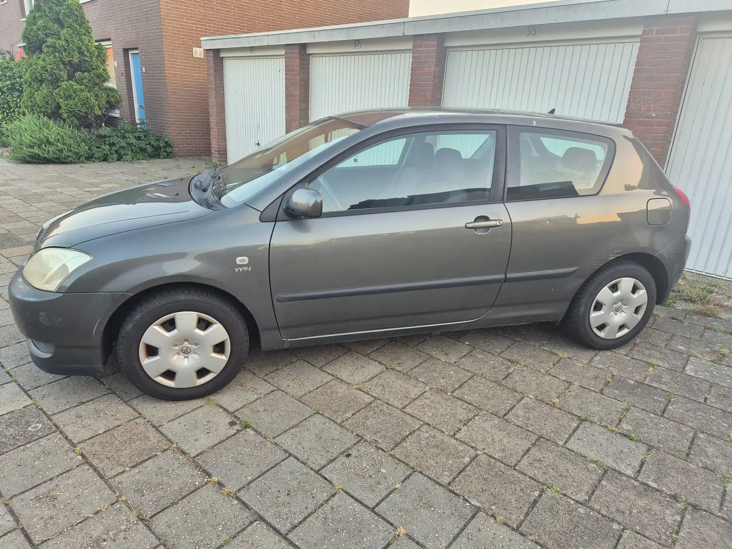 Toyota Corolla Corolla 1.4 VVT-i L.Terra Gris - 2
