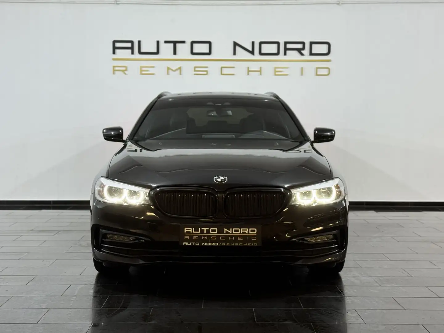 BMW 530 d Sport-Line*AHK*LED*Shadow*ACC*Navi*TÜV* Schwarz - 2