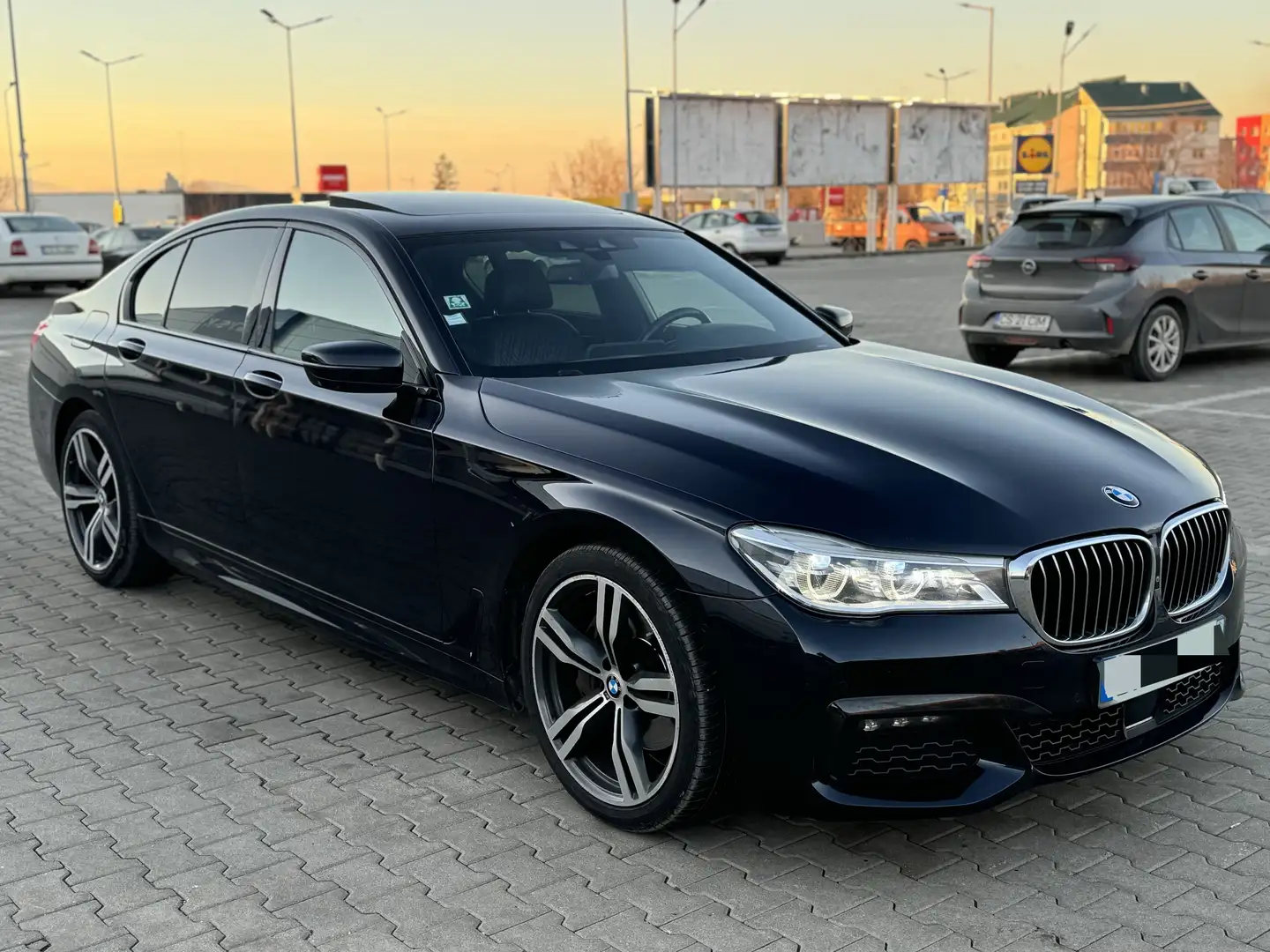 BMW 730 730d xDrive 265 ch M Sport A - 1