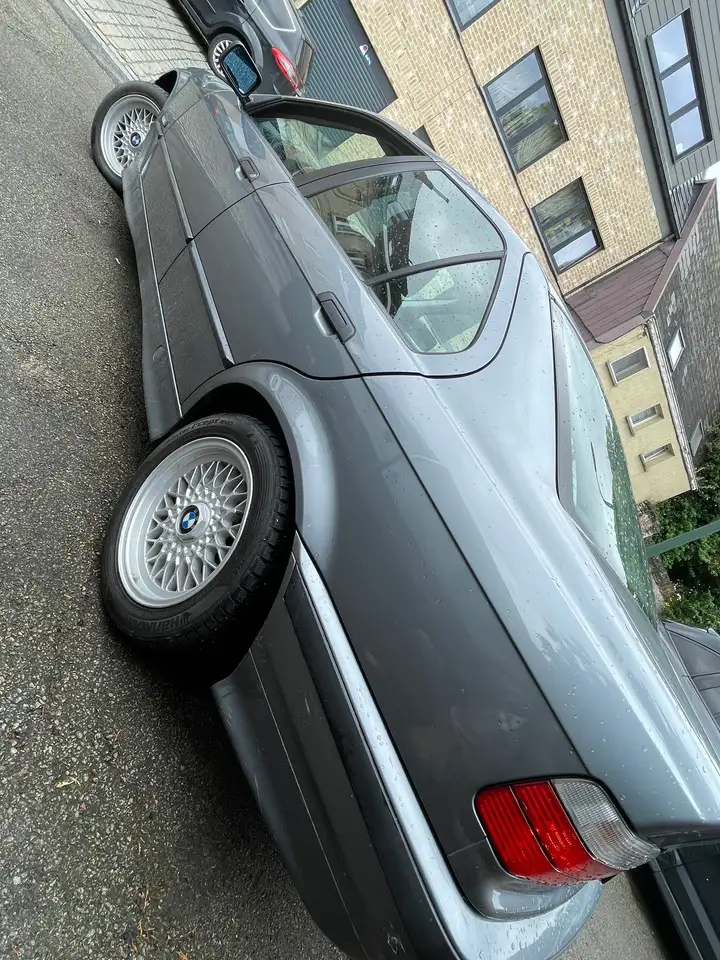 BMW 318i, foto 5