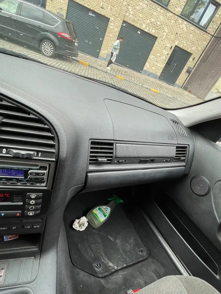 BMW 318i, foto 10