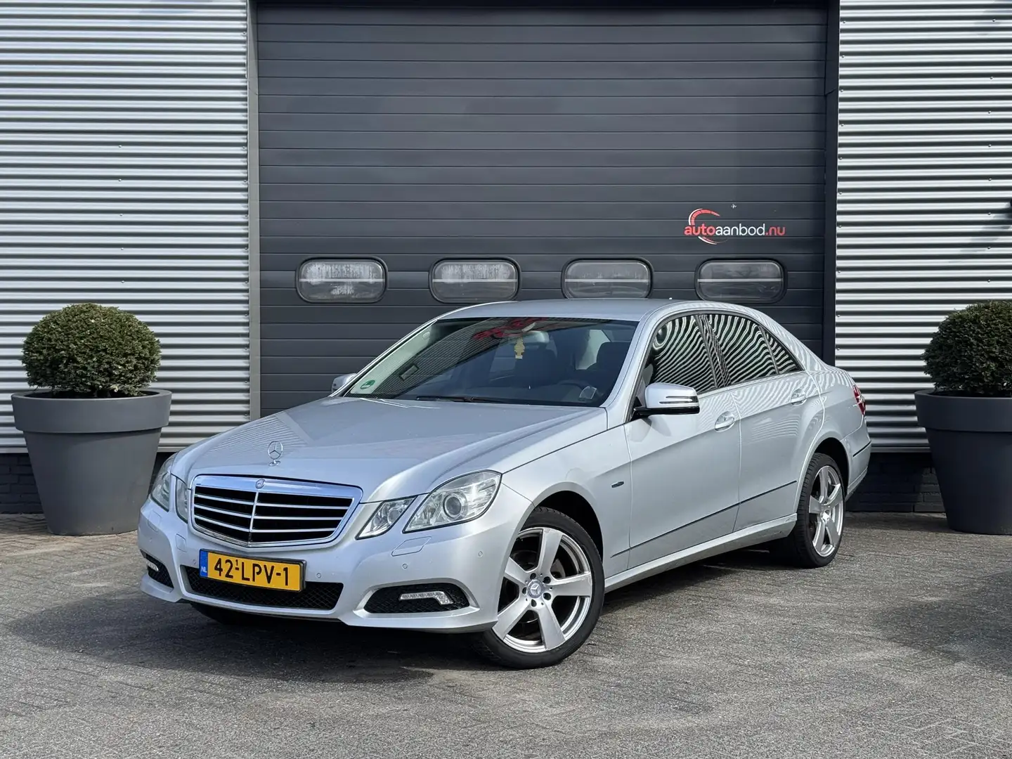 Mercedes-Benz E 200 CGI Business Class Avantgarde | Navigatie | Climat Grau - 1