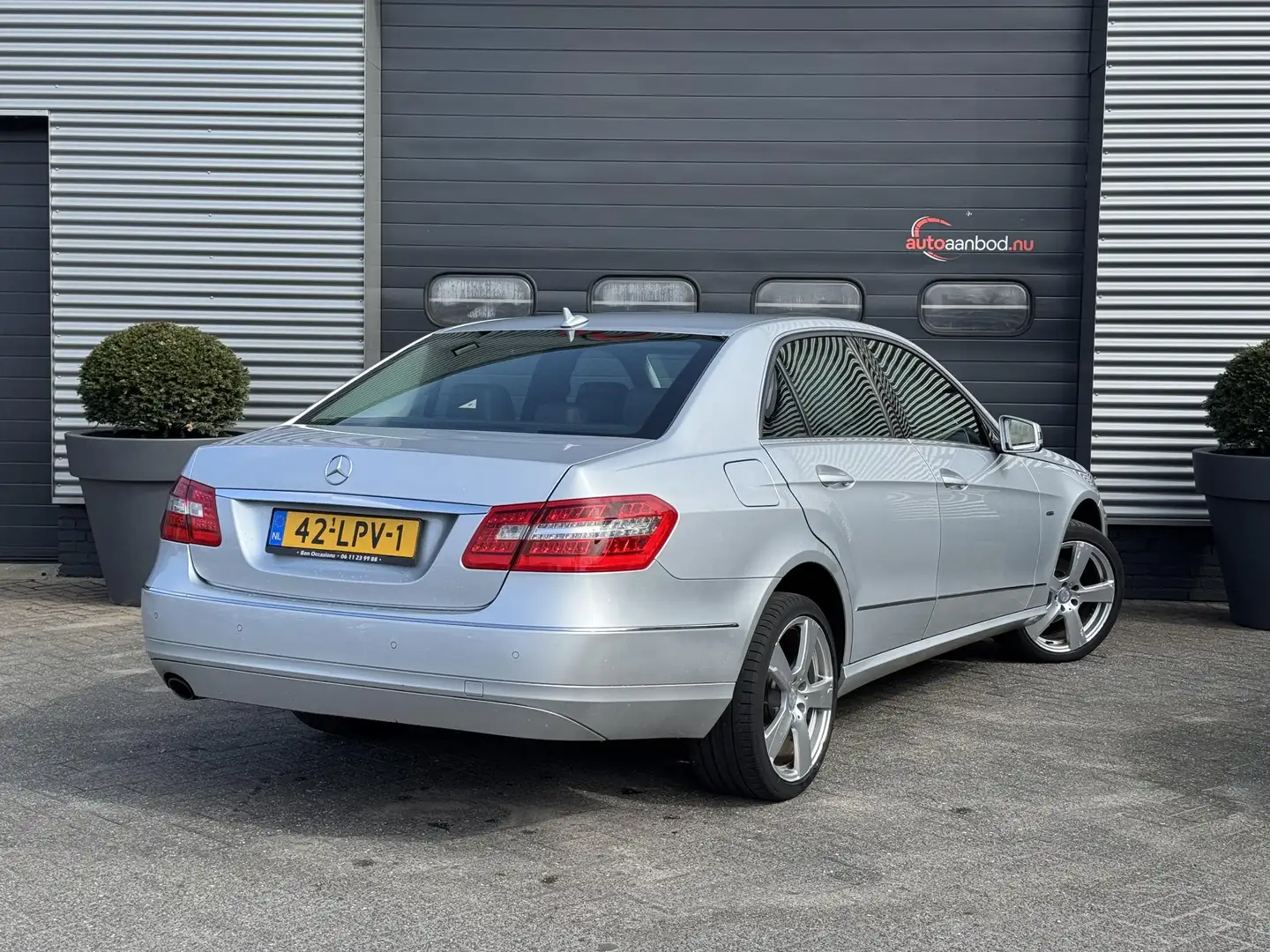 Mercedes-Benz E 200 CGI Business Class Avantgarde | Navigatie | Climat Grau - 2