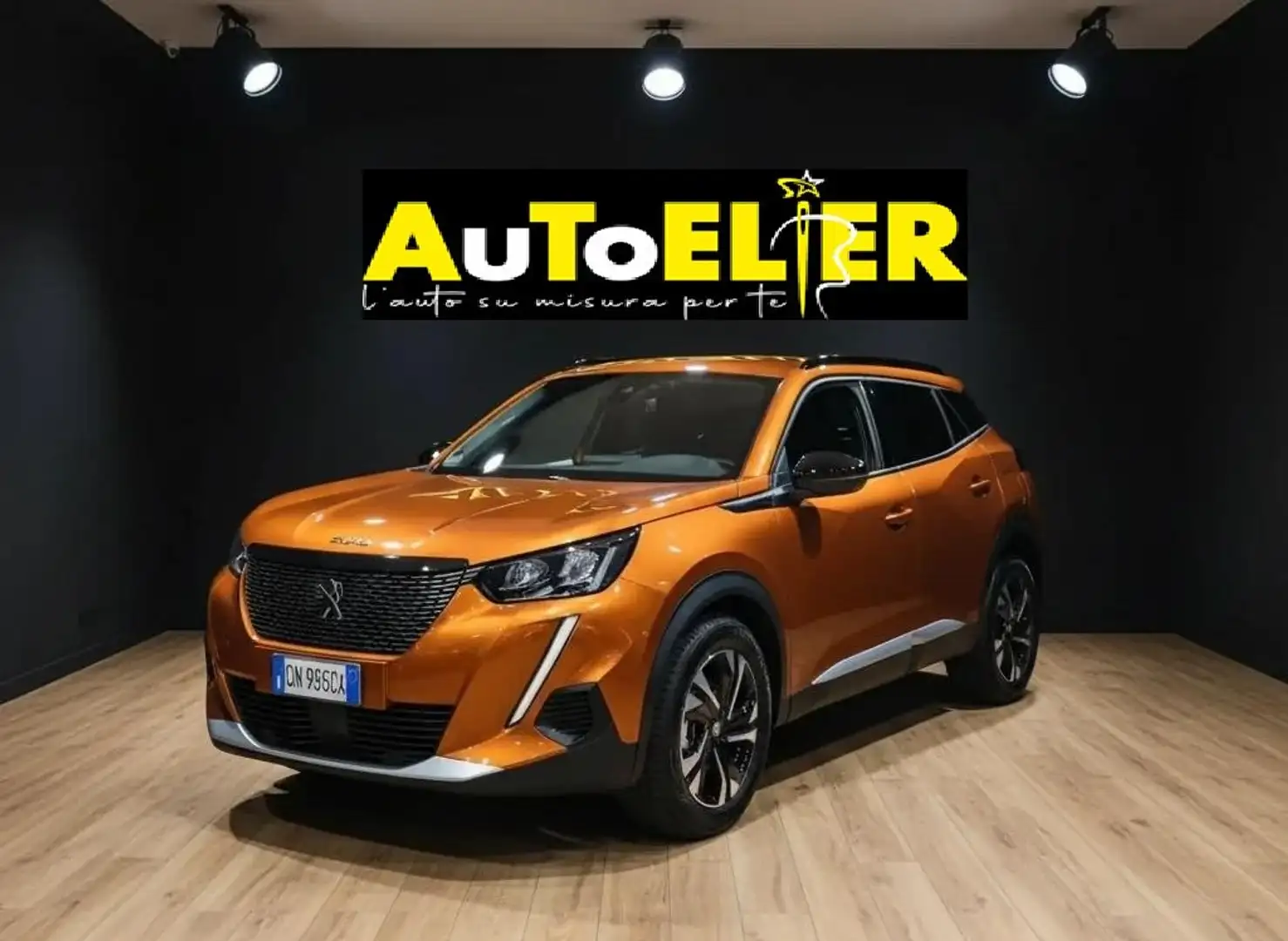 Peugeot 2008 2008 II 1.2 puretech Allure Pack 100cv Orange - 1