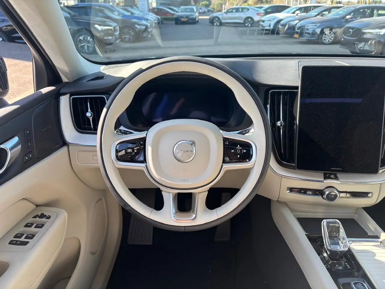 Volvo XC60 2026 — фото 15