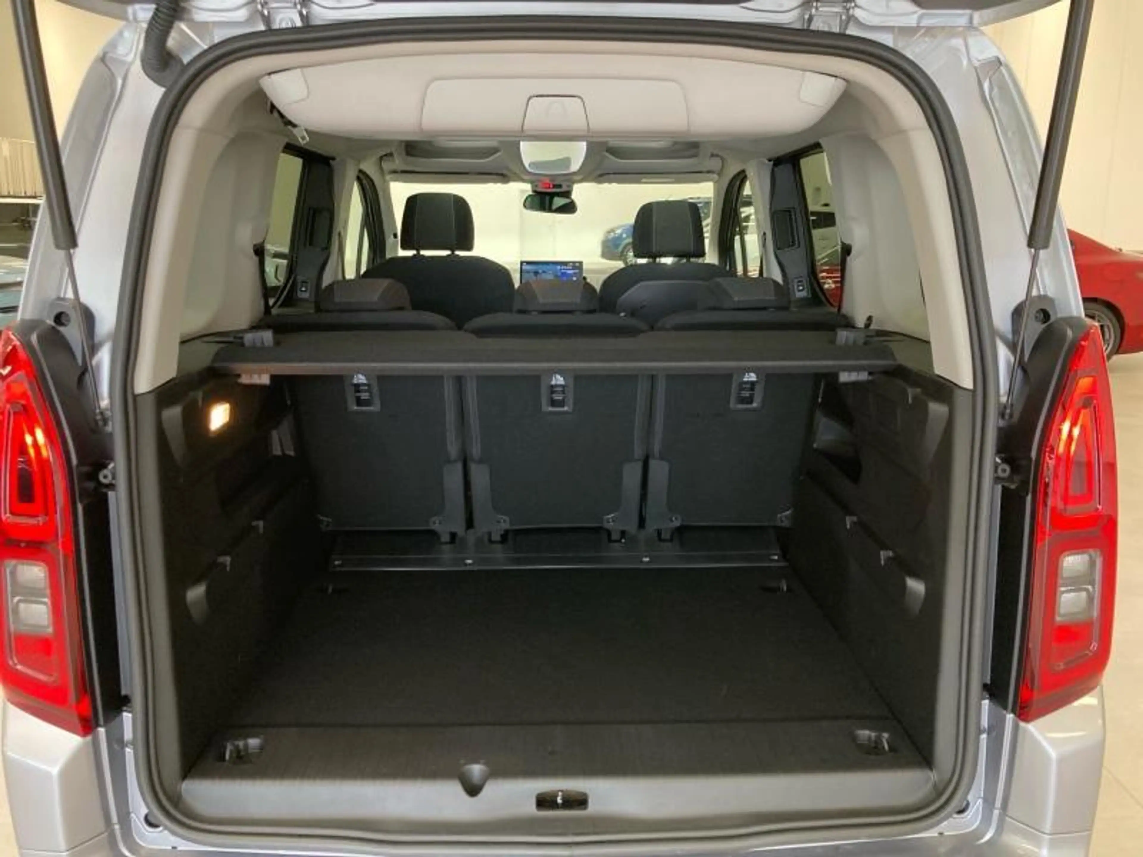 Opel Combo Life E 1.5D TURBO 130CH — photo 10