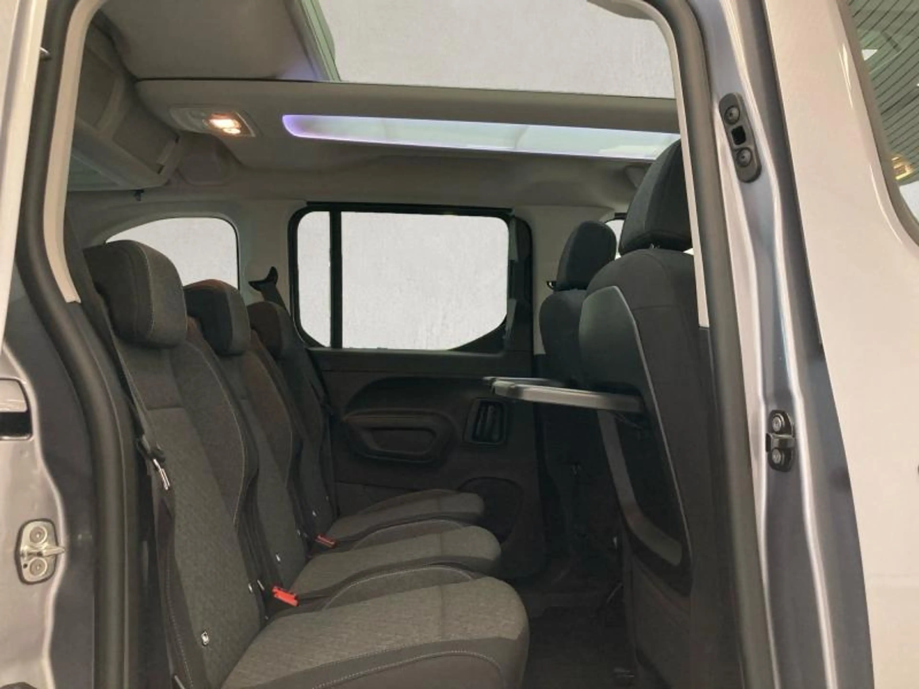 Opel Combo Life E 1.5D TURBO 130CH — photo 14