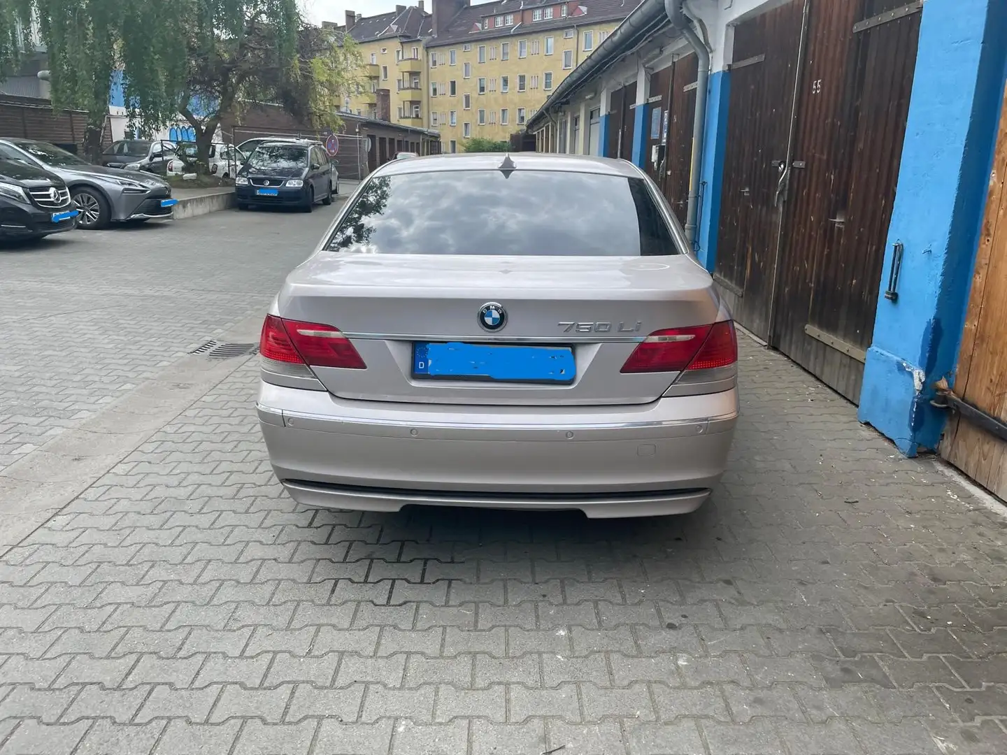BMW 750 750Li Grau - 2