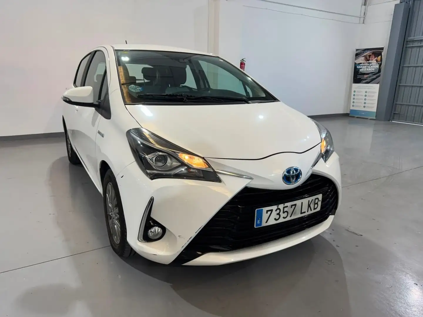 Toyota Yaris 100H 1.5 Active Blanco - 1
