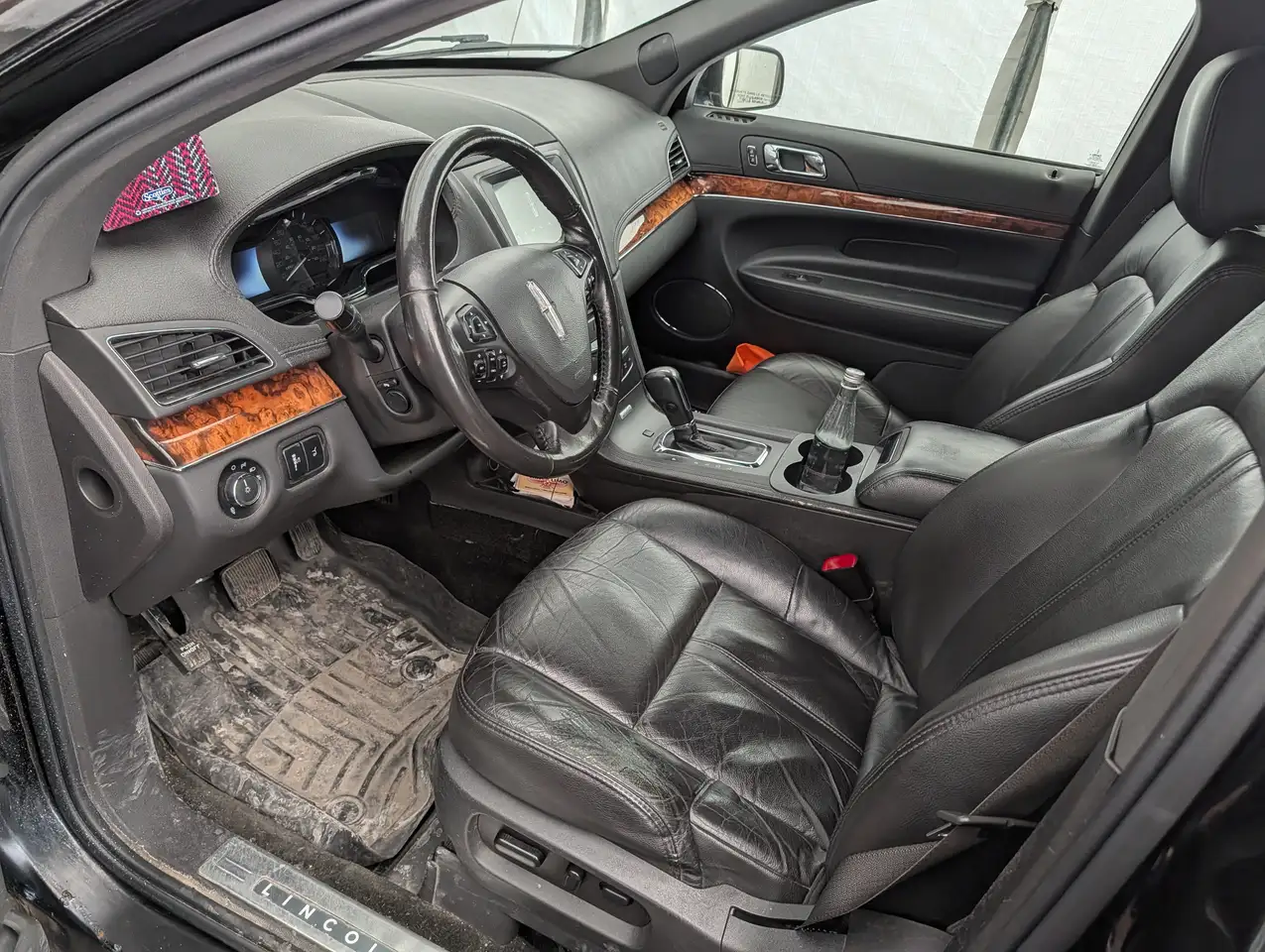 Lincoln MKT снимка Lincoln MKT