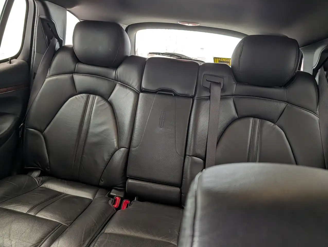 Lincoln MKT снимка Lincoln MKT