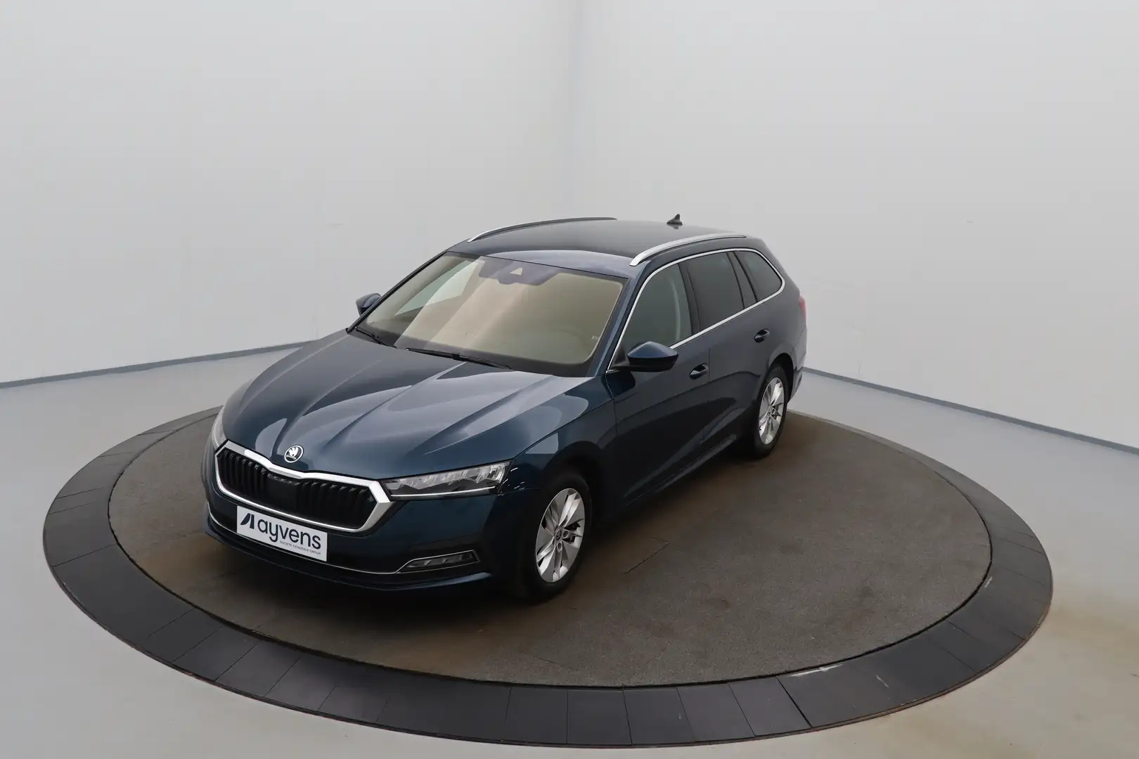 Skoda Octavia Combi 2.0 TDi SCR Ambition DSG Launch Ed. LED GPS Bleu - 1