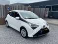Toyota Aygo 1.0 VVT-i x-play Wit - thumbnail 1