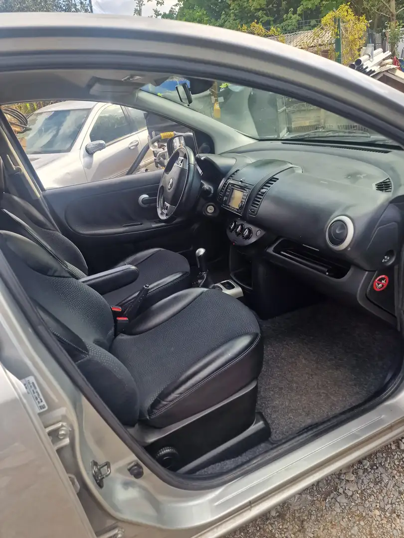 Nissan Note 1.5 dCi 90 ch Euro V FAP Connect Edition siva - 2