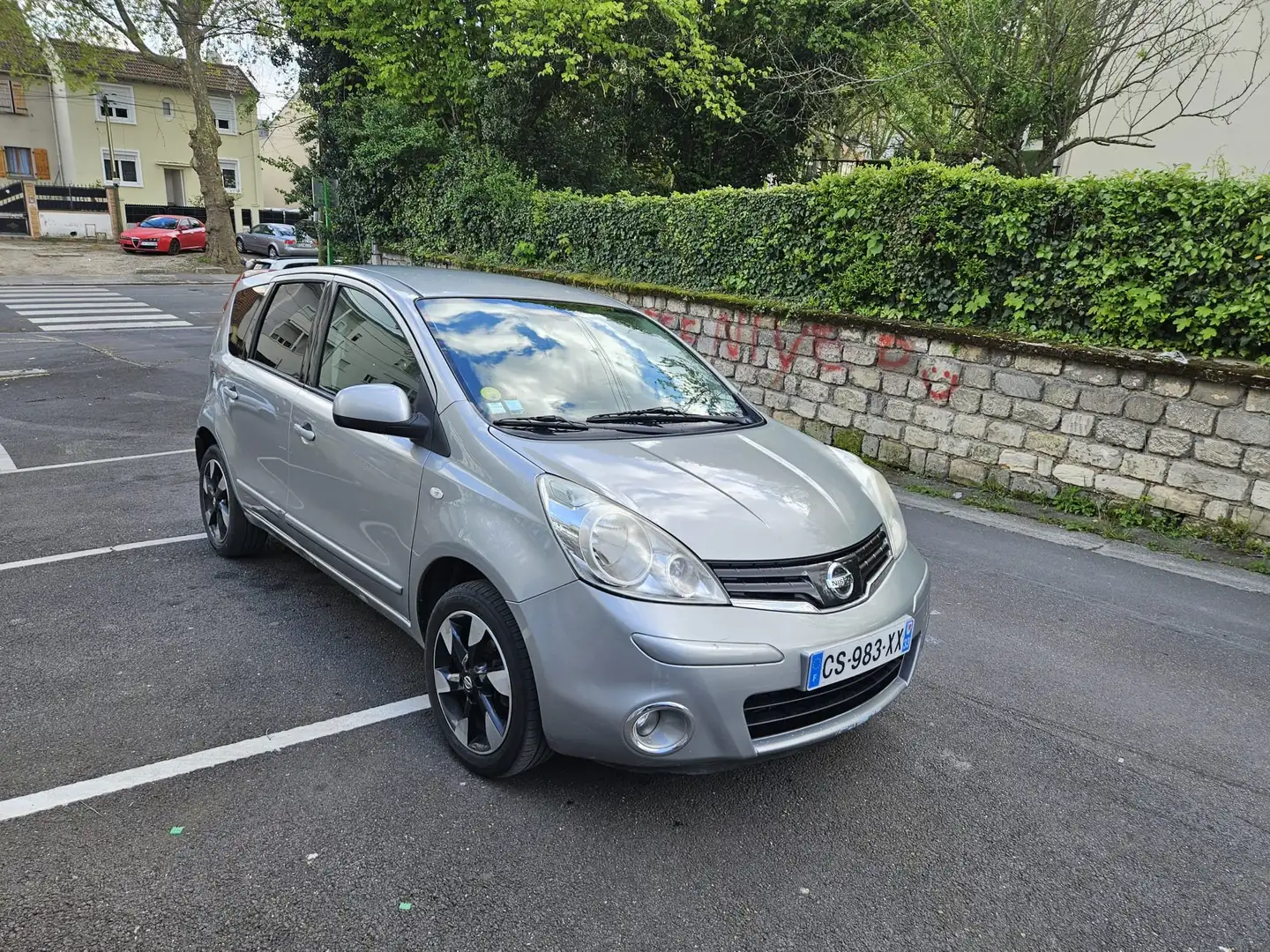 Nissan Note 1.5 dCi 90 ch Euro V FAP Connect Edition siva - 1