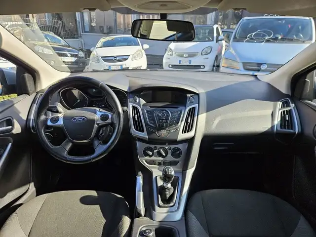 Ford Focus view 7