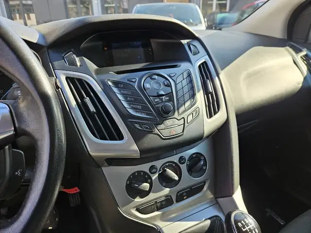 Ford Focus view 11