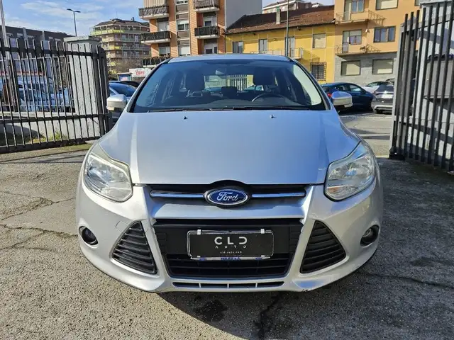 Ford Focus view 2