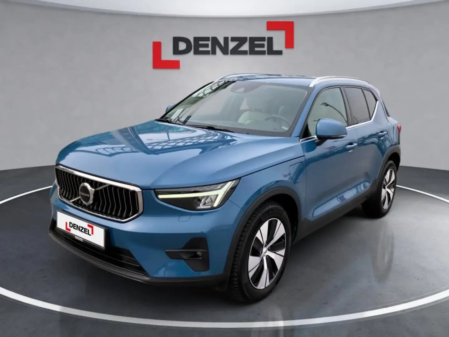 Volvo XC40 T4 Recharge PHE Blau - 1