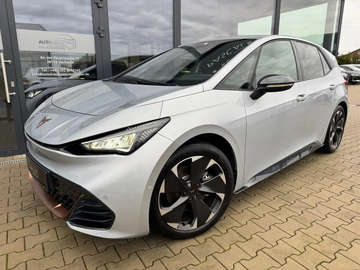 CUPRA Born 150 kW/19"/PILOT L/360°KAM/ACC/SITZHZG/ Argintiu - 2