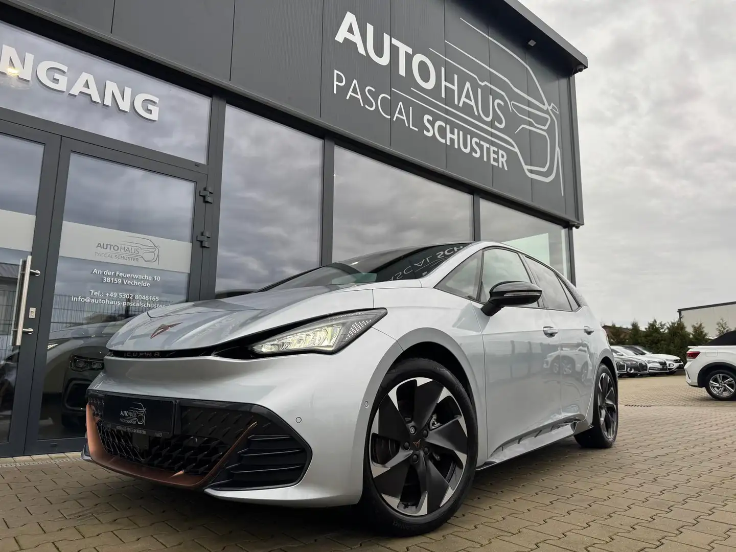 CUPRA Born 150 kW/19"/PILOT L/360°KAM/ACC/SITZHZG/ Argintiu - 1