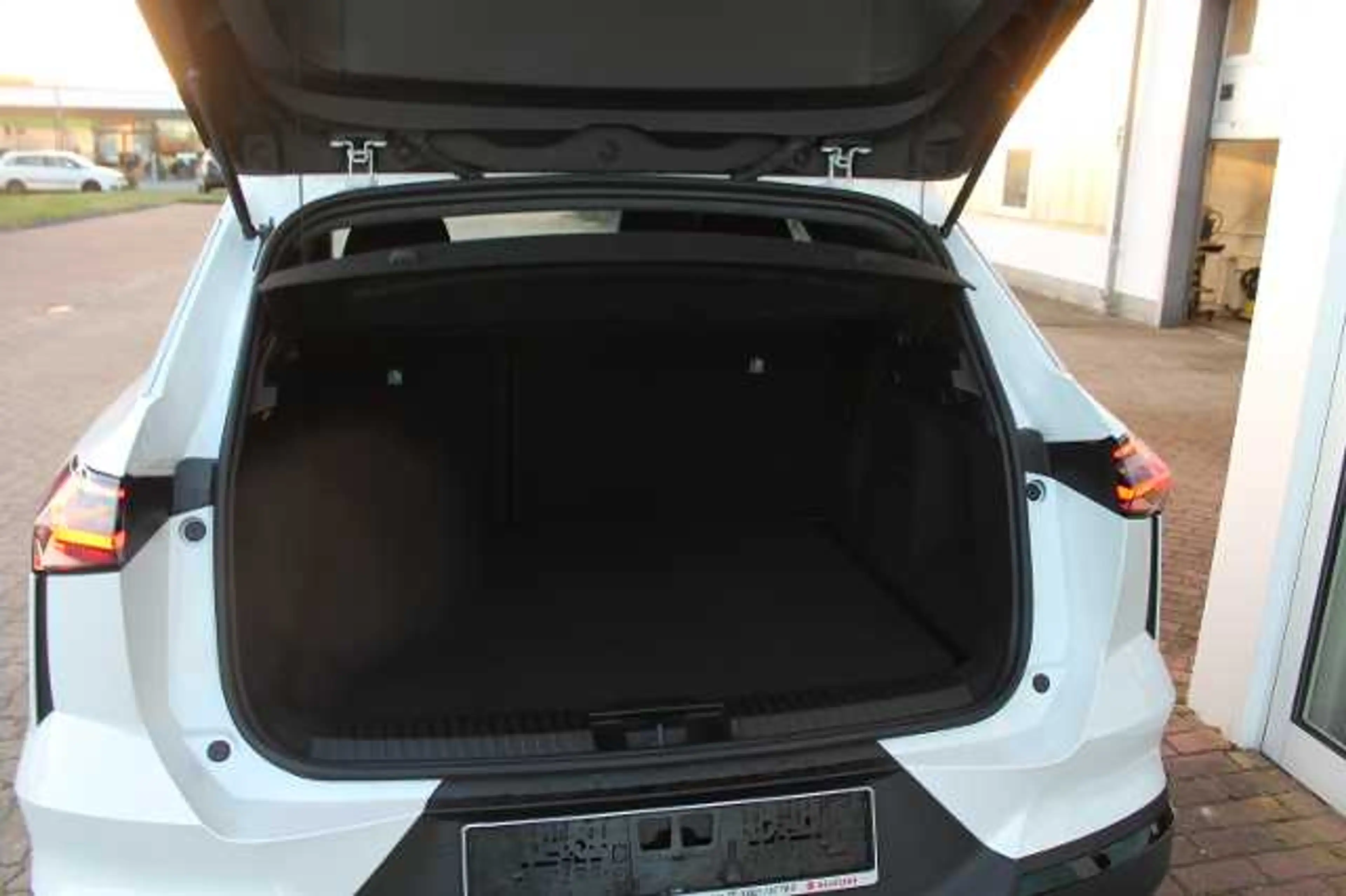 Mitsubishi Grandis Diamant PLUS 1.3 T-Benziner 7-DCT — photo 7