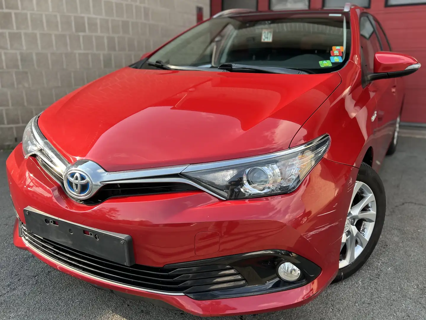 Toyota Auris Auris SW HEV 1.8i HSD Active E-CVT Rouge - 1
