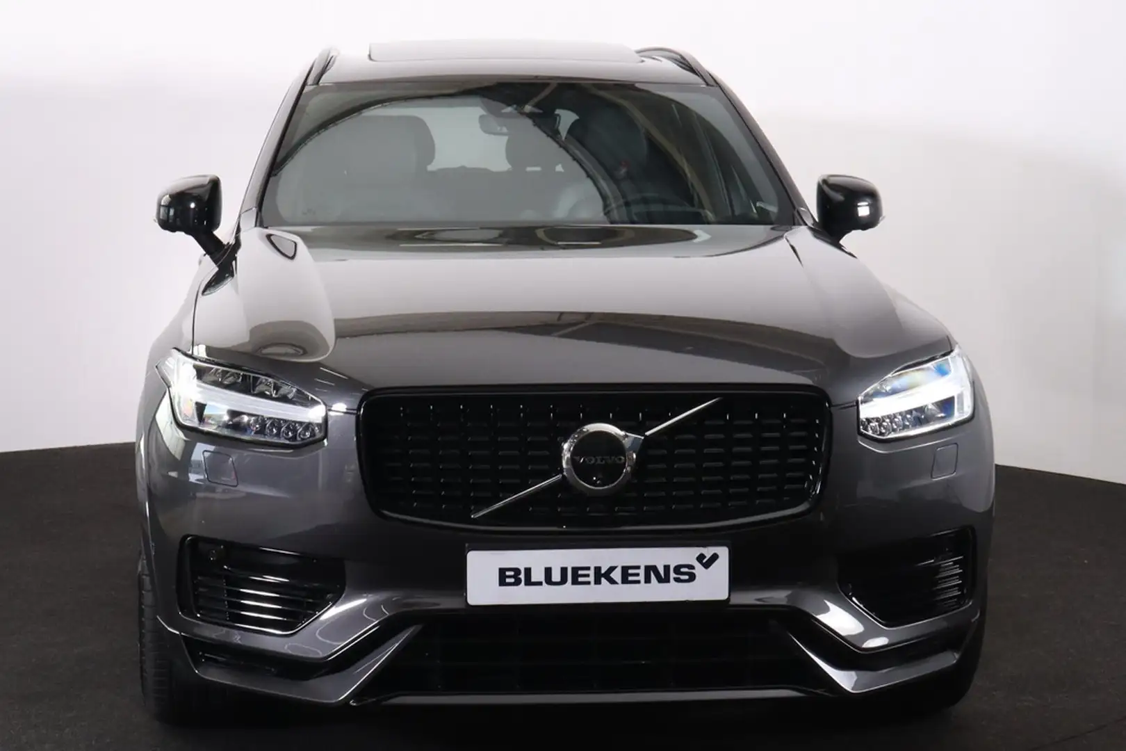 Volvo XC90 T8 Recharge AWD Ultimate Dark - LONG RANGE - Lucht Grijs - 2