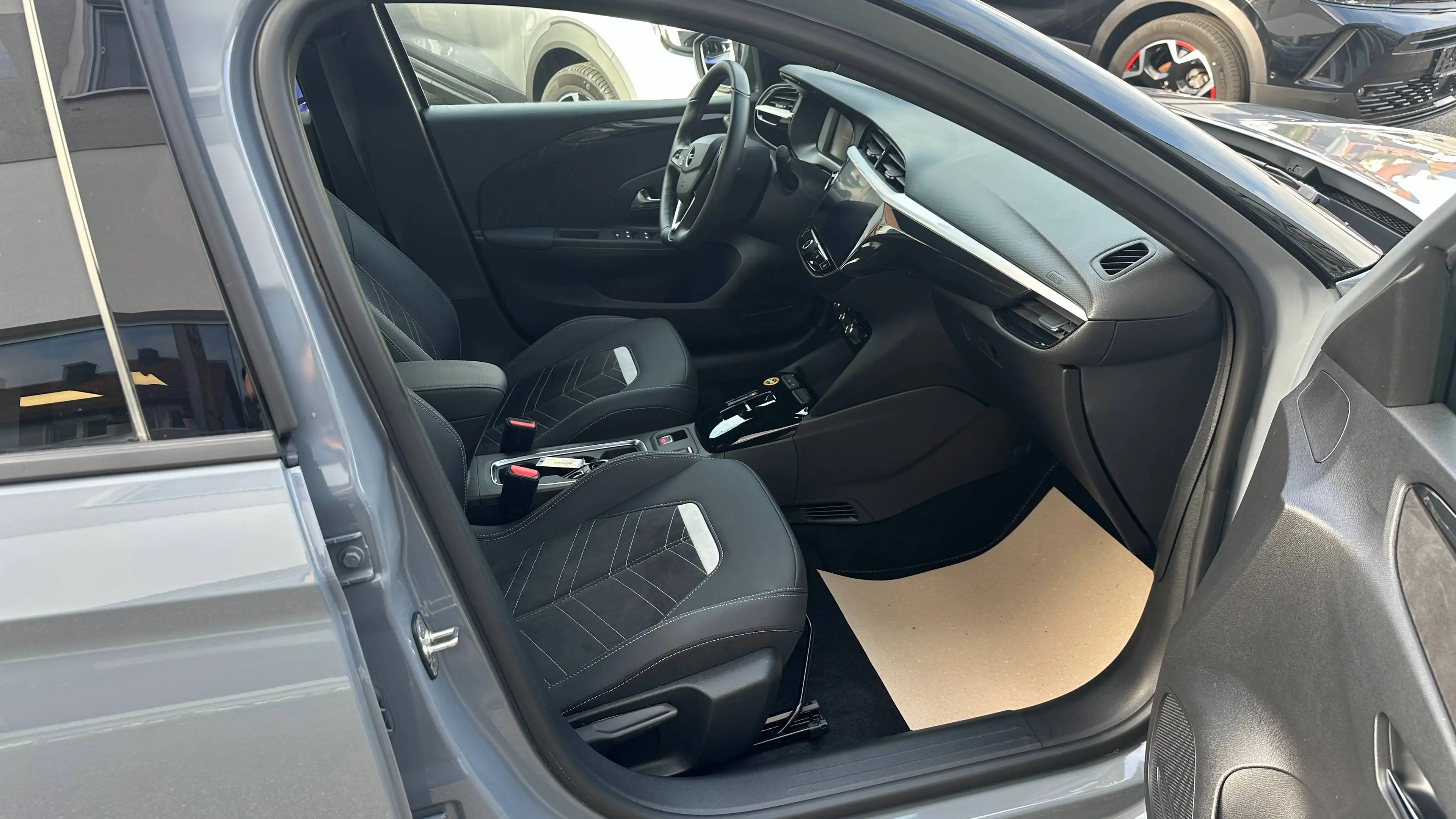 Opel Corsa-e Corsa-e GS Rückfahrkamera Klimaautomatik adaptives Matrixlicht  ACC-Tempomat 11kwLader  Navi Panoramadach — photo 10