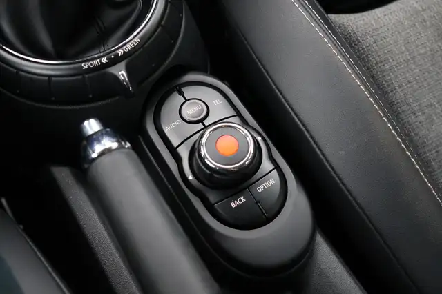 Mini Hatch view 23