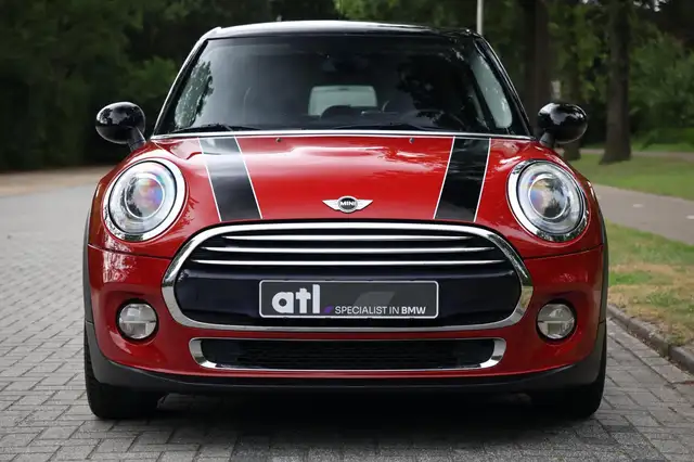 Mini Hatch view 8