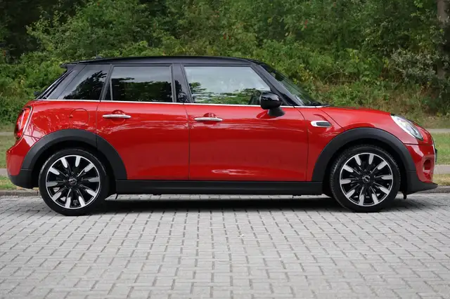 Mini Hatch view 6