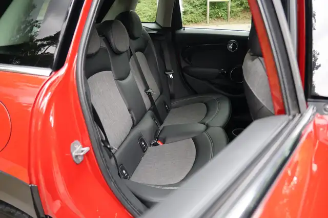 Mini Hatch view 12