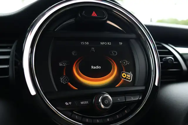 Mini Hatch view 25