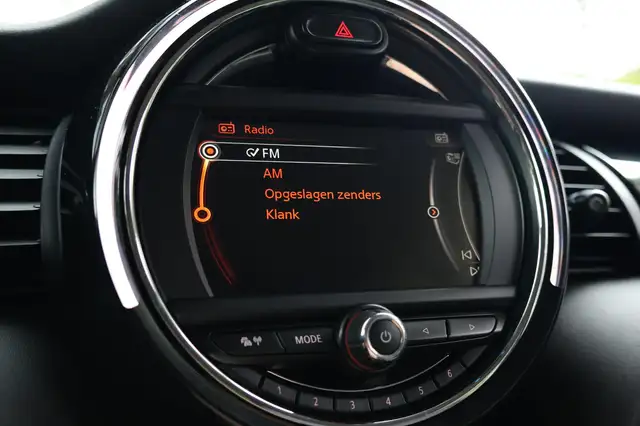 Mini Hatch view 26