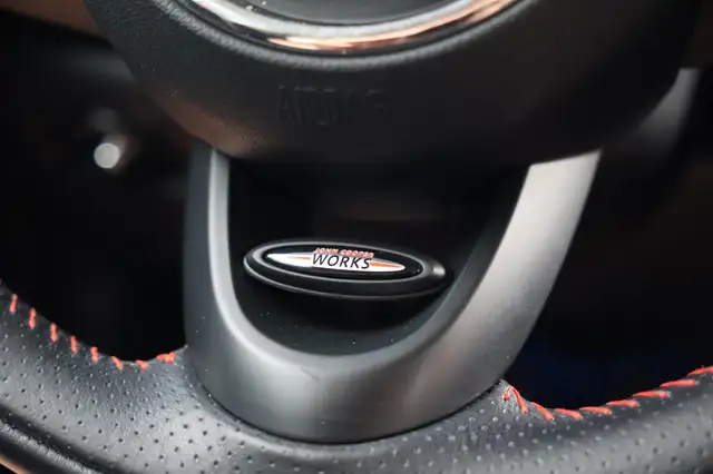 Mini Hatch view 19