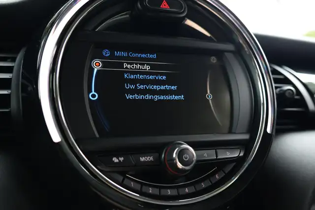 Mini Hatch view 30