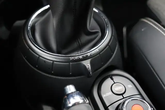 Mini Hatch view 22