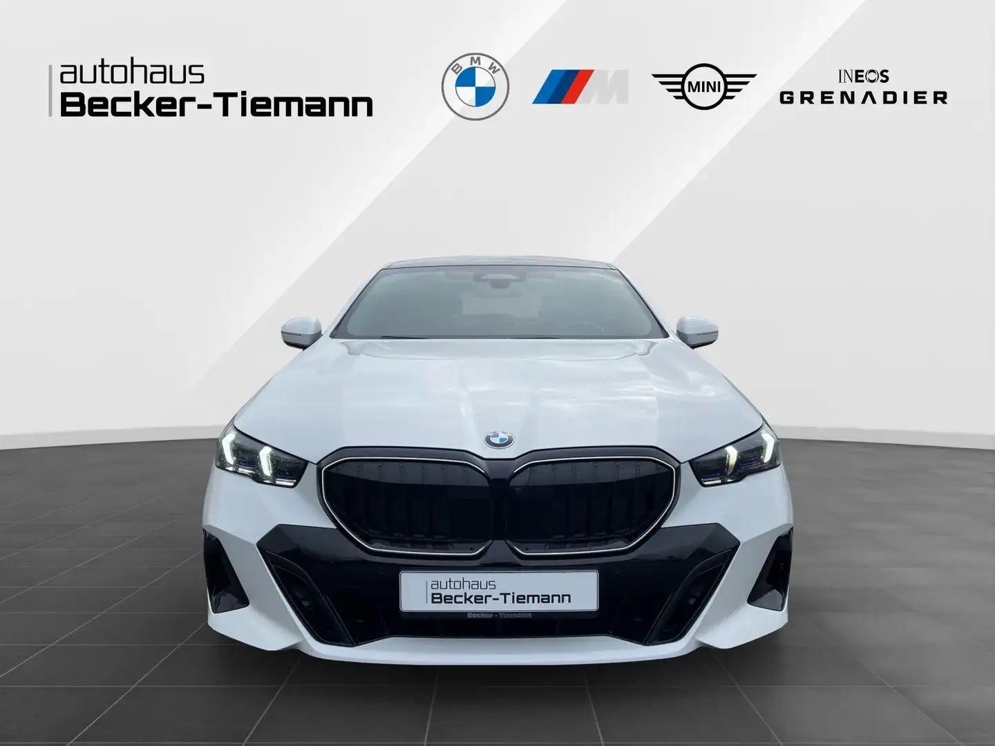 BMW 540 d xDrive M Sport Pro/IconicGlow/Driving+/Parking+/ Weiß - 2
