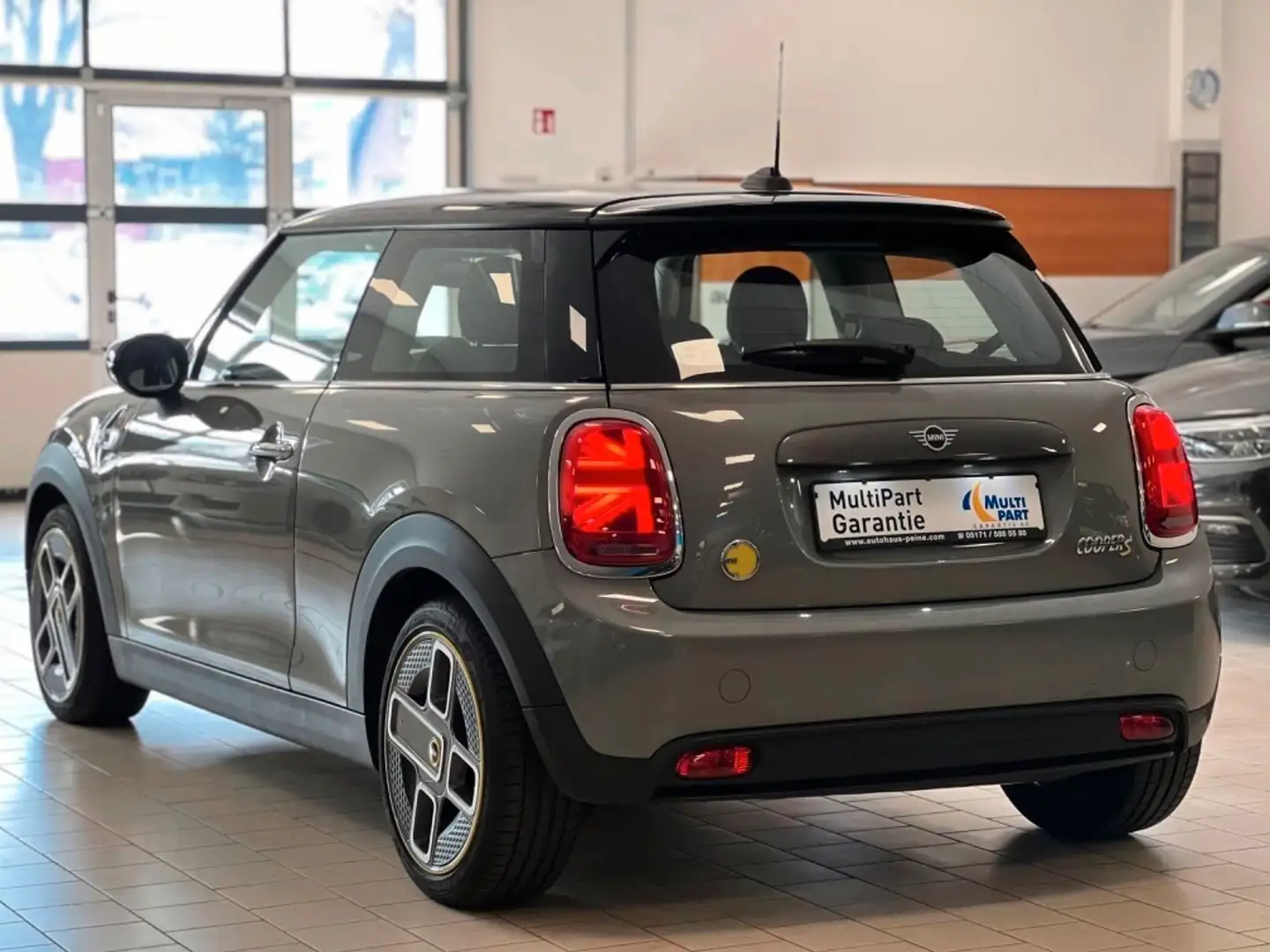 MINI Cooper SE Aut/Navi/Apple/SportSitze/Tempomat Grau - 2