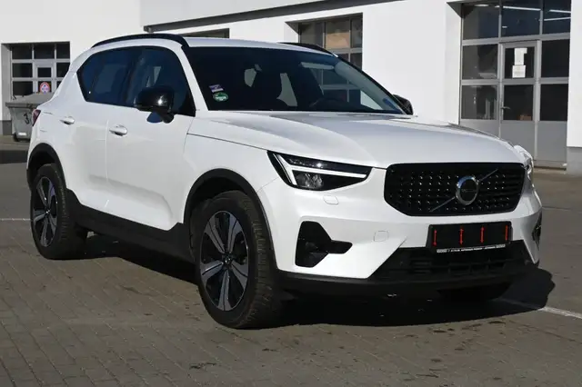 Volvo XC40 view 9