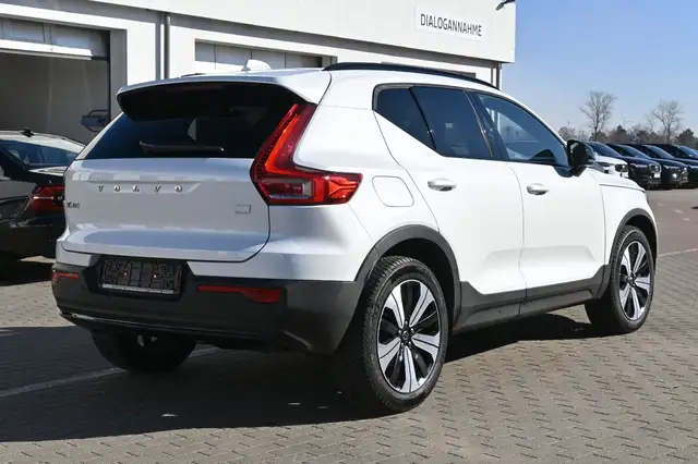 Volvo XC40 view 7