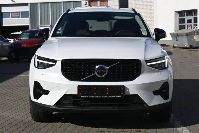 Volvo XC40 view 10